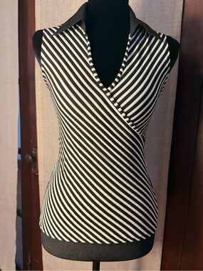 RAYURE Black Sleeveless Top with Subtle Texture